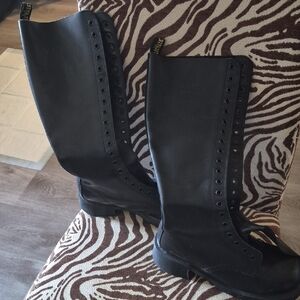 Black Leather Knee-High Lace-Up Women's Boots